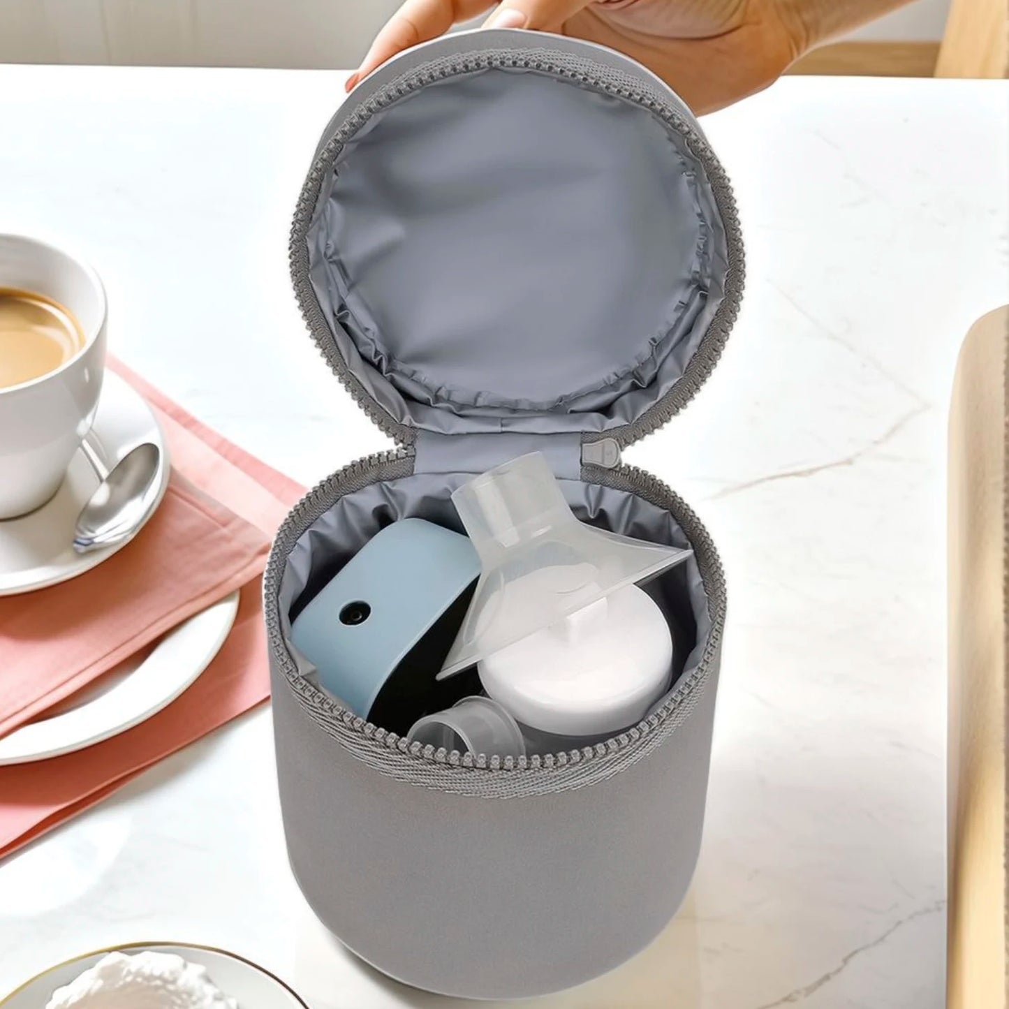 Waterproof bottle bag for baby and mother travel; milk bottle storage bag; mommy bag.